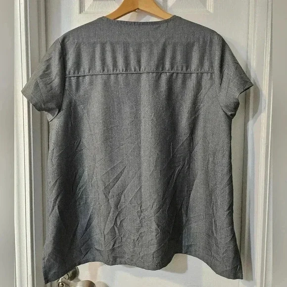 FIGS Gaya Graphite Gray  Scrub Top - Picture 3 of 7